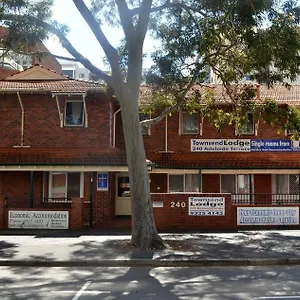 https://townsend-lodge.hotelsperth.org